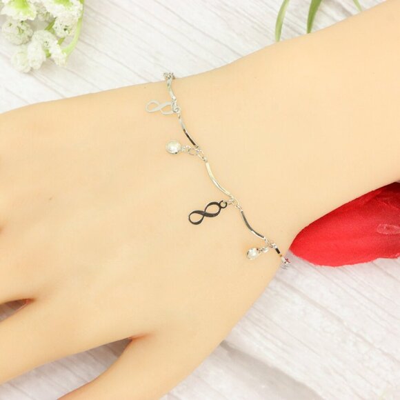 "Trendy Handmade Bracelet – A Thoughtful Gift for Girls & Women | UNVRC1017 - Picture 7 of 10